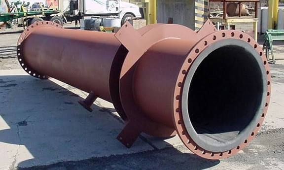 Industrial vessel with a protective rubber lining
